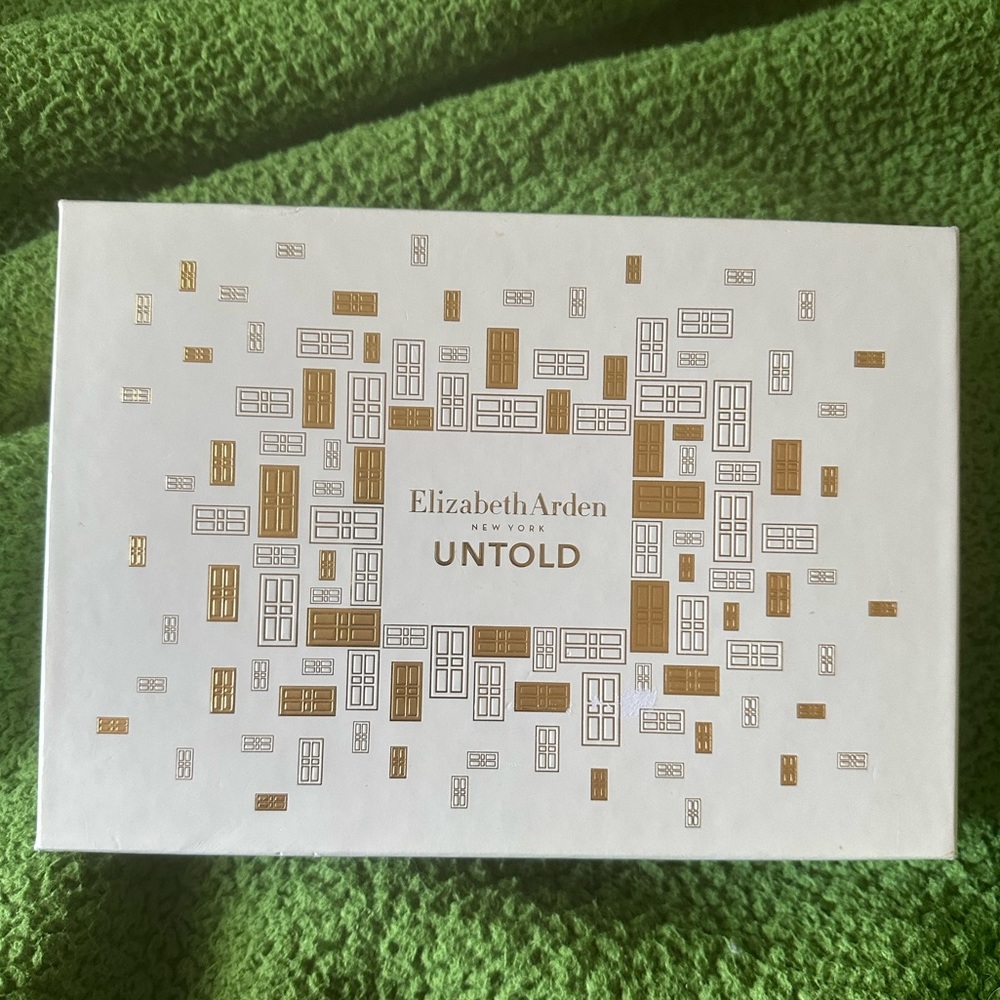NWT Elizabeth Arden UNTOLD Perfume Gift Set